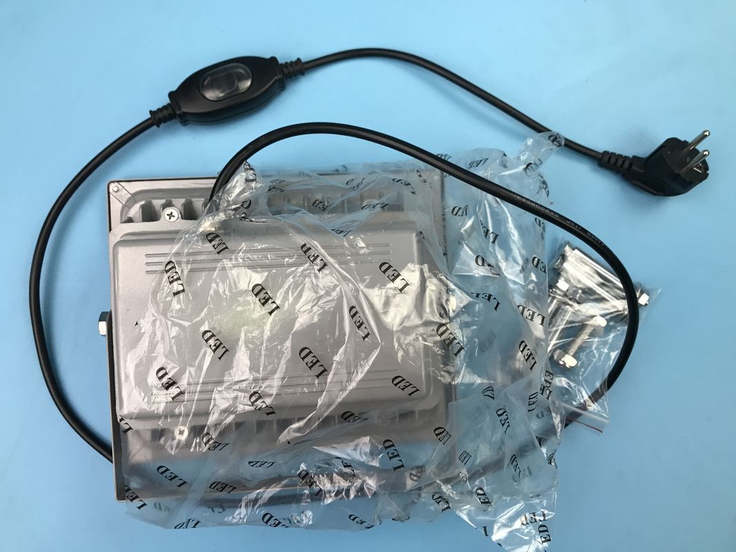 Longa vida a doca de carga do diodo emissor de luz do braço do cabo flexível de 60 polegadas ilumina-se com apoio do ferro para 110 ou modelos 240V
